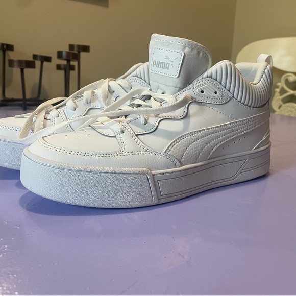pumas white soft foam women’s sneakers in 9 - Picture 1 of 11